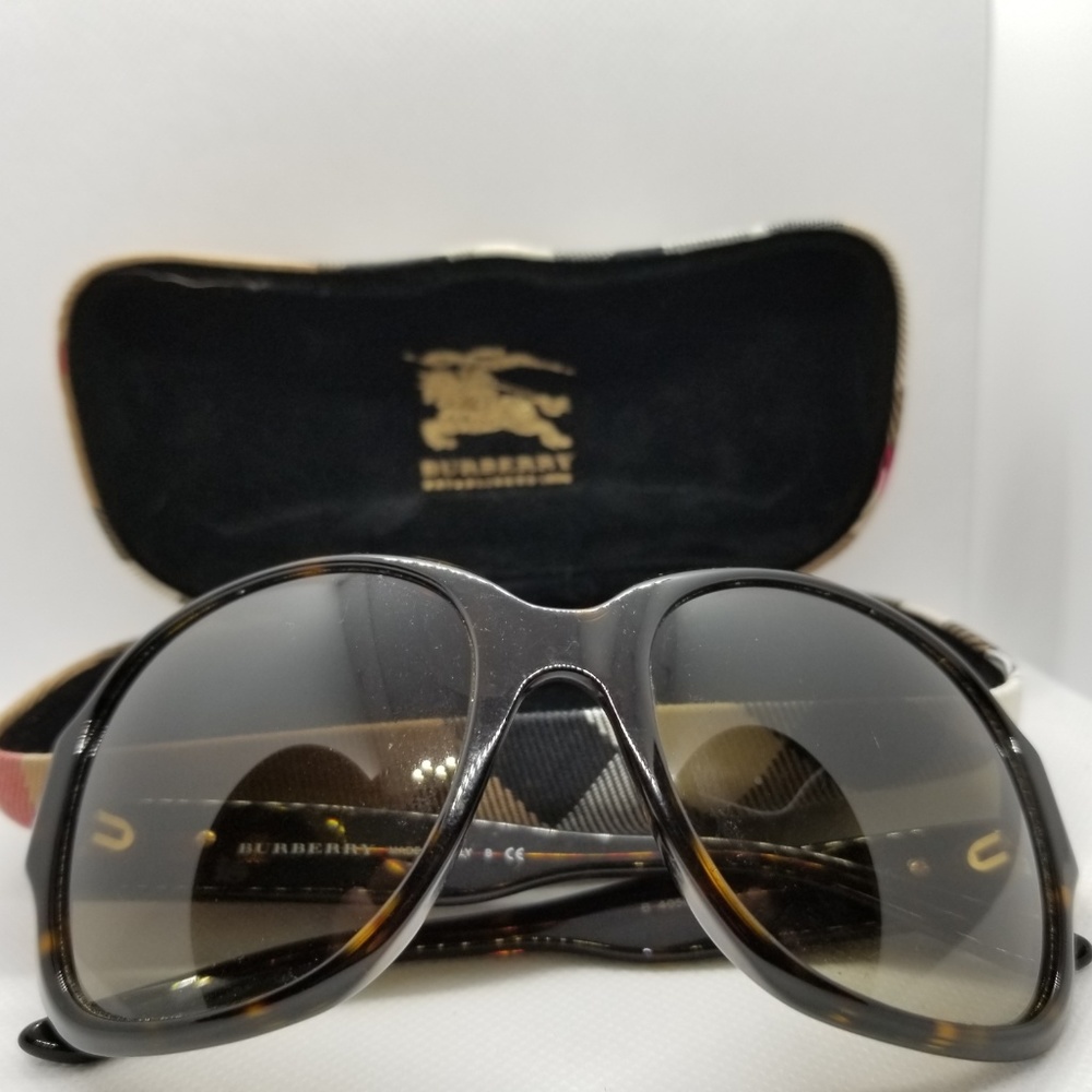 Burberry Women's B 4058 Sunglasses(SOLD) - Picture 3 of 8